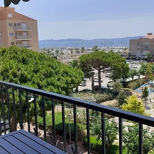 50 M2 - Le Port, , Hyères France